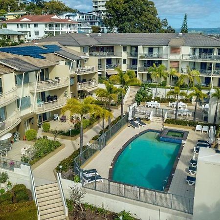 The Village Holiday Apartments At Burleigh Heads Gold Coast Exterior photo