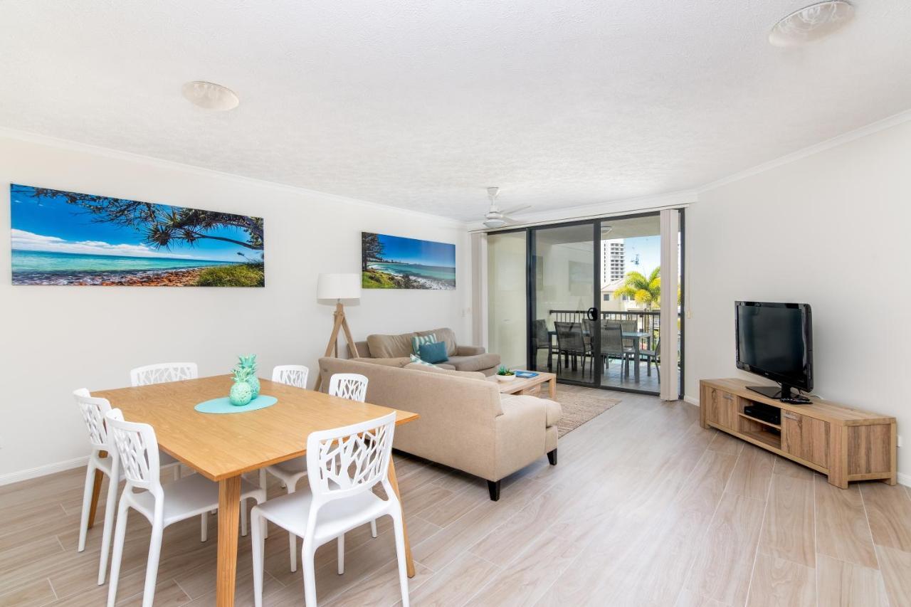 The Village Holiday Apartments At Burleigh Heads Gold Coast Exterior photo