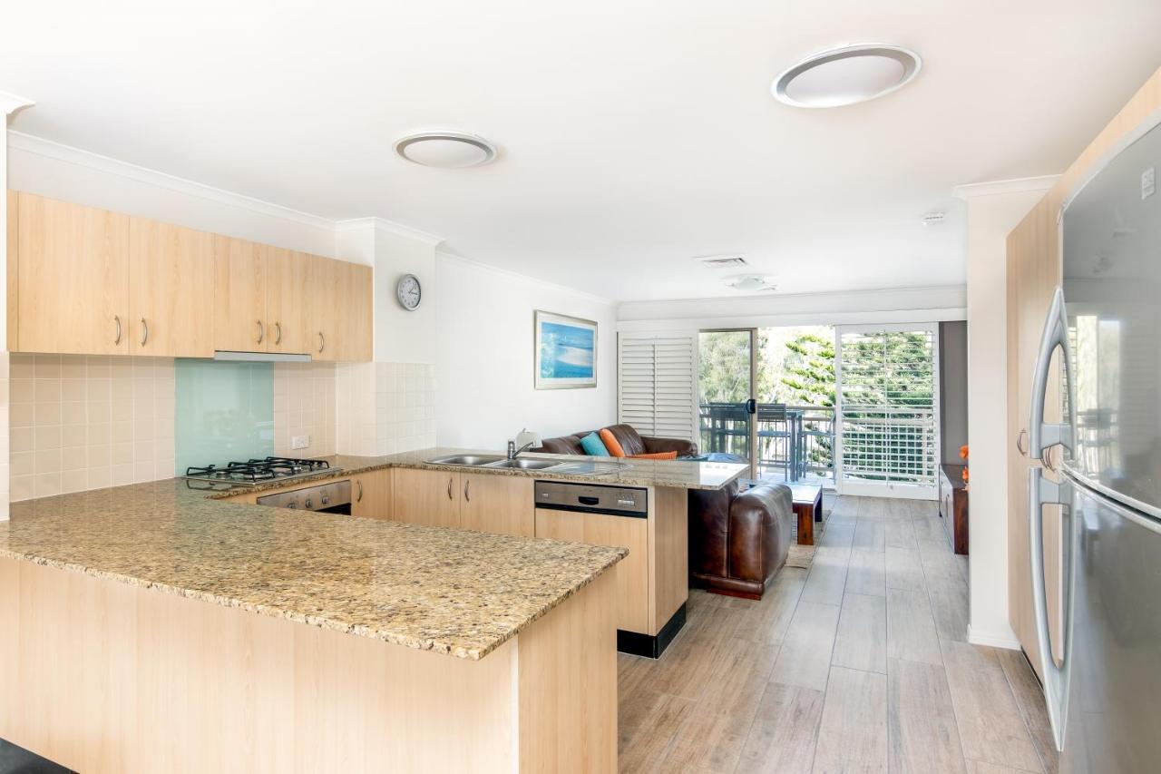 The Village Holiday Apartments At Burleigh Heads Gold Coast Exterior photo