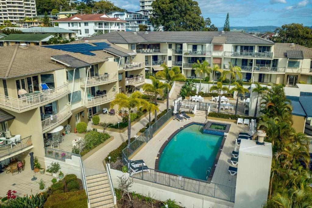 The Village Holiday Apartments At Burleigh Heads Gold Coast Exterior photo